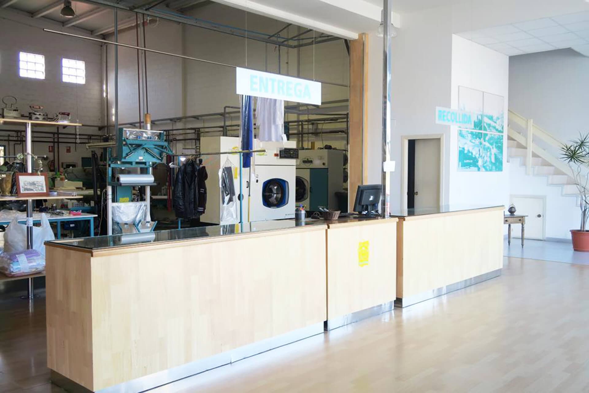 Lavandería y tintorería ecológica en Santiago