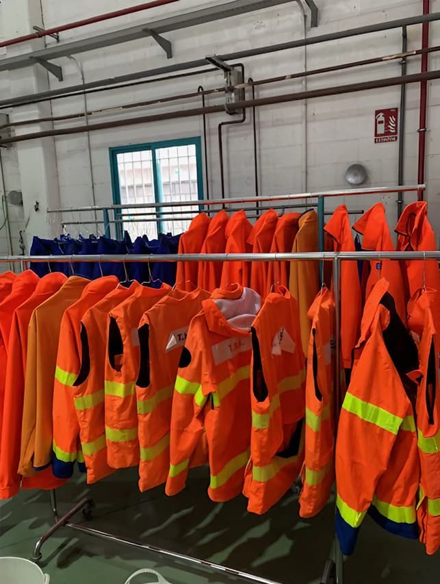 Servicios de tintorería para colectividades